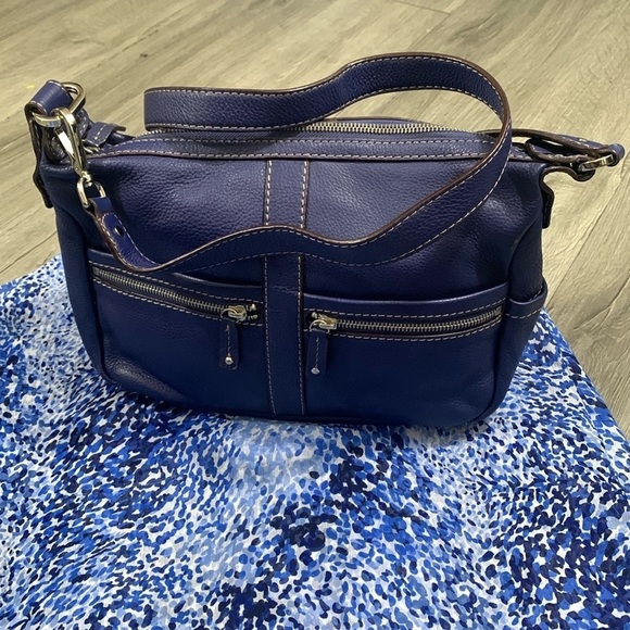 Tignanello Royal Blue Cross Body Leather Handbag w/lots of pockets inside & out - Picture 1 of 13